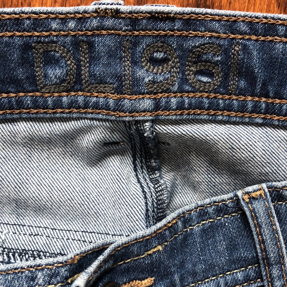 DL1961 Jeans - Picture 6 of 8